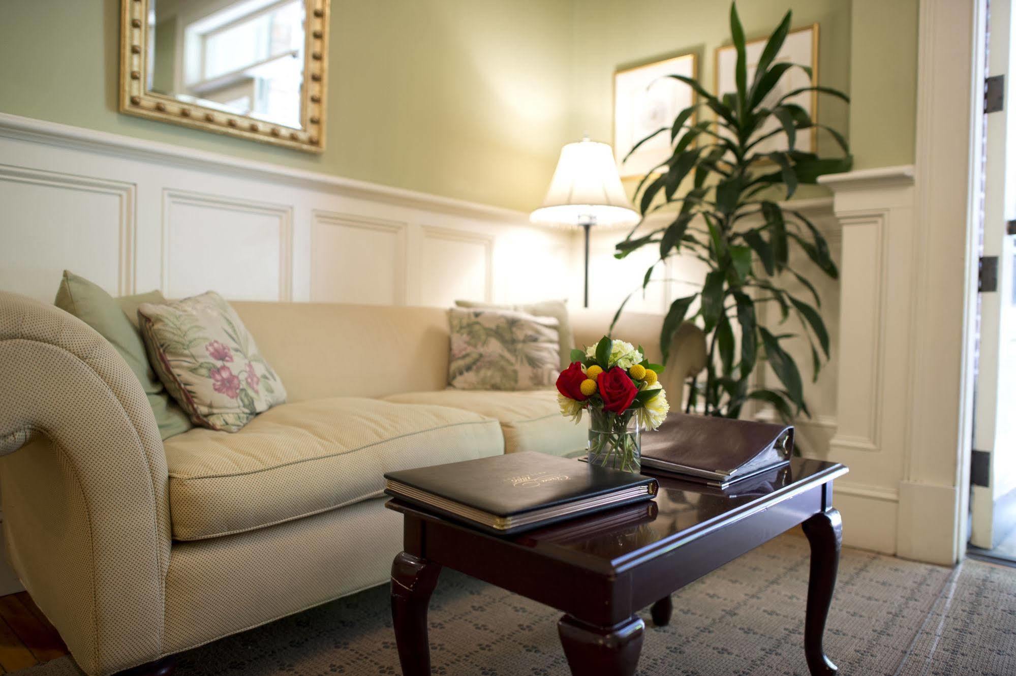 Fulton Lane Bed and breakfast 4*